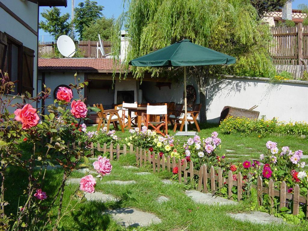 Villa Neva Hotel Kindira Luaran gambar